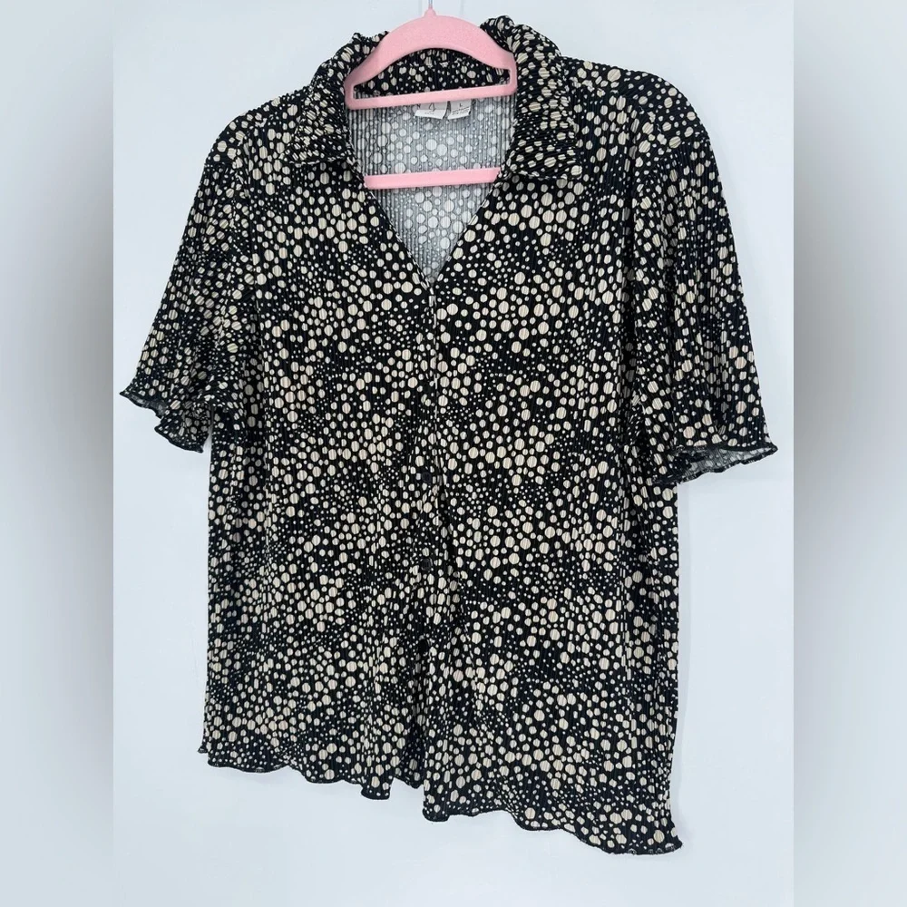 Joie Women's Black + Cream Polka Dot Collared Blouse With Lettuce Hem Size Large - Picture 2 of 4